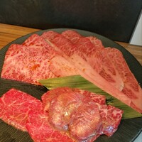 焼肉うしごろ 新宿三丁目店 - 