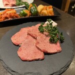 Yakiniku Sakaba Nikukaji - 上タン塩