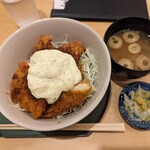 とんかつ大和楽 - チキンタルタル丼¥800-
