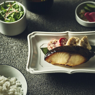 季節の野菜をふんだんに使用した定食