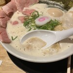 SUSURU - 鶏白湯スープ