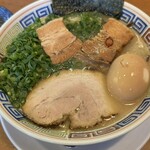 Koufukuken - トッピング卵付きのラフティ幸福ラーメン