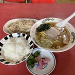 Shanhai Tei - サービスメニュー　ラーメンと肉野菜炒めライス