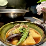 yakinikuhambee - はんべゑ特選おまかせコース・和牛ロースと春キャベツの山菜小鍋