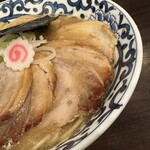 東京駅 斑鳩 - 魚介豚骨濃厚チャーシュー麺（UP）