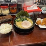 横浜家系ラーメン 一閃家 - 