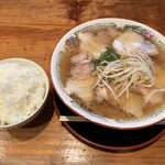 魚八 - 肉大、ごはん小