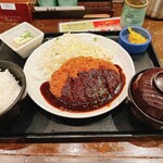 鍛冶屋 文蔵 - 特大メンチカツ定食(日替わり)