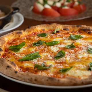面皮考究◆盡享窯烤的大尺寸披薩!