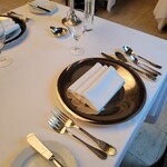 マダム・トキ - テーブルセッティング