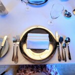 マダム・トキ - テーブルセッティング