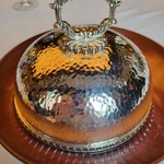 マダム・トキ - お肉料理、パカッ～ん前(笑)