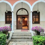 マダム・トキ - レストラン入り口