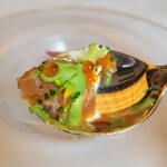マダム・トキ - 青森県産桜マスのフュメとそのムースリーヌ
      フレッシュプティポワのピュレ
