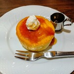 星乃珈琲店  広島大手町店 - ミニパンケーキにシロップをかけました