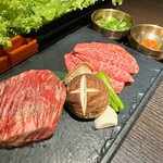 Korian Dainingu Tejiteji - ■黒毛和牛 特上ハラミ　¥3.500
      かたまりのまま焼いてハサミでカットして食べます。
      閉じ込められていた肉の旨みが口の中で一気に開放！　　■黒毛和牛 特上ロース　¥2.980