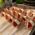 穂卓 - 苺クリームチーズ生ハムの串揚げ