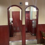 カフェ・ベローチェ - トイレの使用中は電気が点灯！