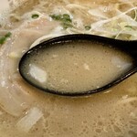 Ramen Unari - 濃厚でクリーミーな魚介とんこつスープが美味しい！