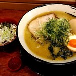 俺の中華たなか家 - 肉中華辛味噌＆まかない飯 着丼＼(^o^)／　辛味噌は別添え提供♭