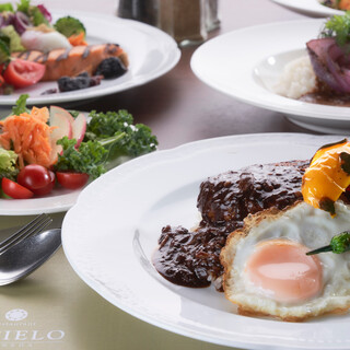 人気のハーフビュッフェ付きランチ