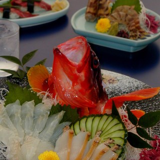 아마쿠사탄의 해산물을 마음껏 즐겨 주십시오.