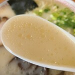 九州らーめん 日吉 - スープ