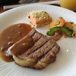 Casa Oceano - 私（ローストビーフ（ひと口のみ）、サーモン、シュリンプ）