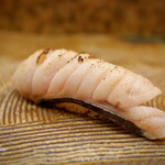 にぎり鮨 一五〇 - 炙り鰆（おすすめ）