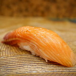 にぎり鮨 一五〇 - サクラマス（東北フェア）