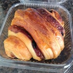 THE PANADERIA - クロワッサン-ストロベリー　$6.00