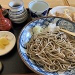 そばくい亭 - 食べ始めて慌てて撮ったので、海苔とか無くなったます、