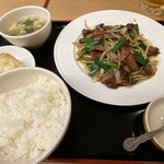 餃子百珍 一味玲玲 - レバニラランチ 餃子２個 1,050円
