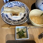 Kisoji - お肉とお野菜の後にきしめんとお餅をお鍋で温めて、スープと塩胡椒のみの味でいただきました。きしめんは喉越しよいです。