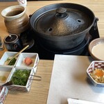 Kisoji - 1人分にはゆとりのあるお鍋で美味しくいただきました。
