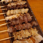 Yakitori Toriichi - おまかせ串盛り合わせ
                        １０本盛り　　　　　　１,３００円
                        上から
                        はつ？
                        ねぎま
                        ？
                        レバー
                        ぼんじり
                        もも
                        ？
                        砂肝
                        皮
                        豚かしら？