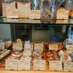 Boulangerie Shiraishi - 美味しそうなのがいっぱいで目移りする〰️っ