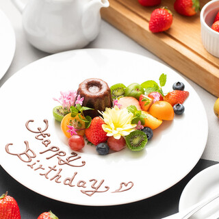 Celebrate anniversaries and birthdays with special courses and dessert messages