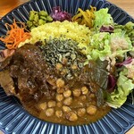 ChihiIro Spice cafe - ポークビンダルーとひよこ豆とジンジャートマトカレー２種盛り1,200円