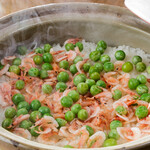 Tabeteya Ittoku - 桜海老とうすい豆の土鍋ご飯