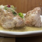 キッチン ブルー グローブ - 横から、左のスペアリブポシェは直径10cm位