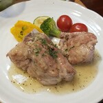 キッチン ブルー グローブ - スペアリブポシェのアップ、手前はデカイ！？