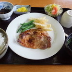 ラクーン - しょうが焼き８５０円（日替わり）