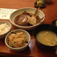 銀平 北新地店 - 煮魚定食１０５０円真鯛のかぶと