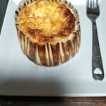 ラ パティスリー カツラ - 見た目よりズシッとしてます。大人向きかも?