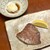岡半 - 料理写真:オイル焼きと呼ばれる日本風ステーキ