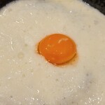 ラーメン 坊也哲 - 卵黄がいじらしい