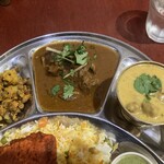インド・ネパールレストラン プルナディープ - ダル、マトン、ソイミート