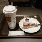 Starbucks Coffee - アイスカフェアメリカーノとブルーベリーチーズケーキ