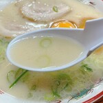 長浜ラーメン 味のまんぷく - ラーメン　(生)たまご　¥700  スープ　アップ